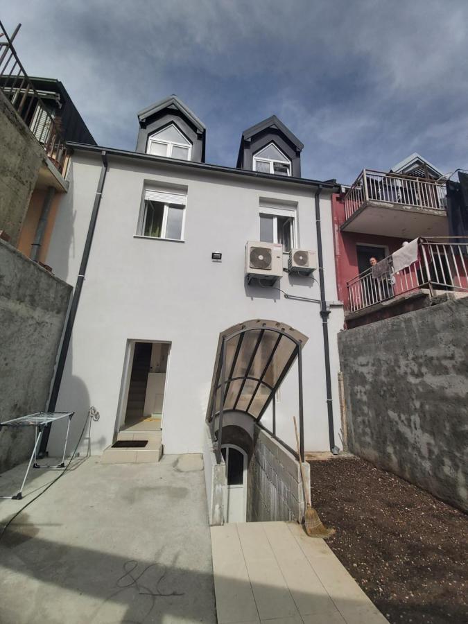 Downtown Apartment Цетине Экстерьер фото