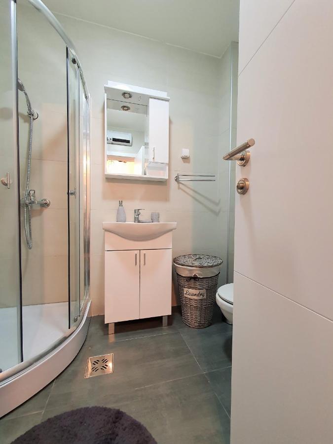 Downtown Apartment Цетине Экстерьер фото